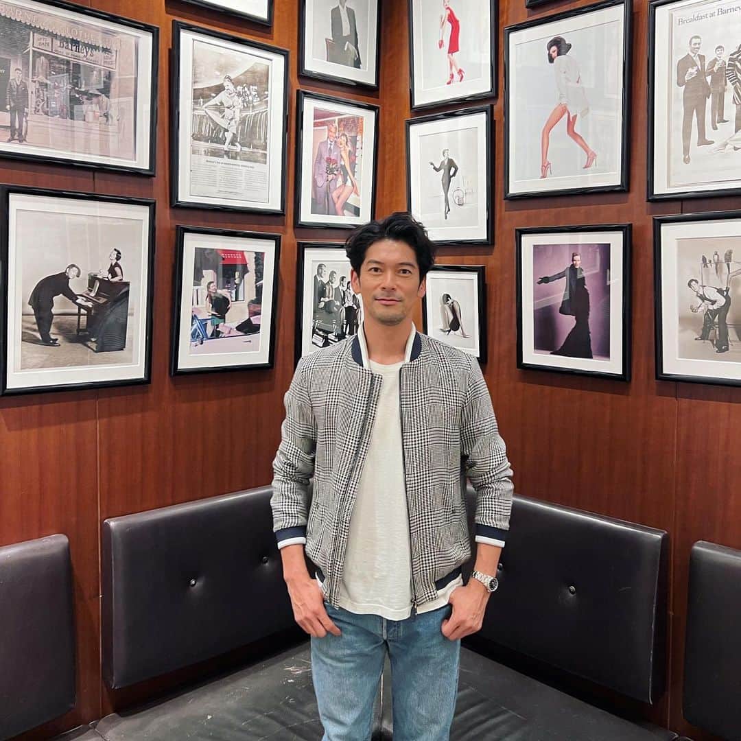 久保田裕之のインスタグラム：「BARNEYS NEW YORK SPECIAL PROJECT with ヴィターレ　バルべリス カノニ コ/ローンチイベントにモデルとして参加しました✨  直前インスタLIVEでの皆さんとの交流楽しかったです😆(色々と急ですいませんでした) またどこかでやりますねー！ ！  @barneysnewyork_ginza  @vitalebarberiscanonico1663  @naoki_1970  @__shotaro__」