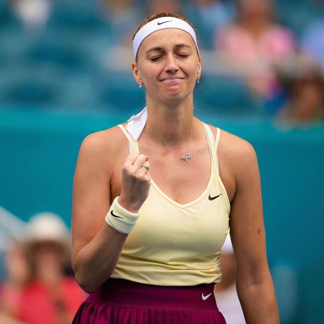 PetraKvitovaのインスタグラム：「Can't tell you how many different emotions were going through me at this moment.   The main one? Pure joy! I'm in the @miamiopen final guys!」