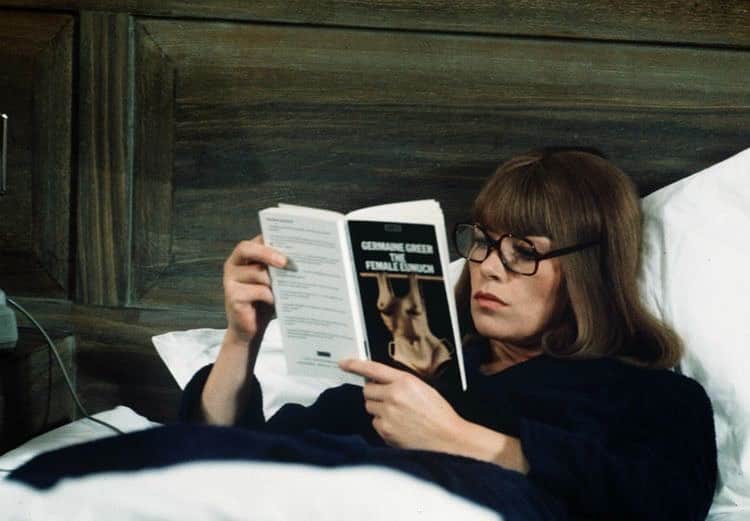 カイア・ジョーダン・ガーバーのインスタグラム：「yes it’s true… we are already back with another book club. i devoured “in memoriam” through tears and tenderness and am so delighted to have @alicewinnauthor joining us on 4/13 at 11am pst! grab the book if you haven’t already… promise you won’t regret it! see you there!」