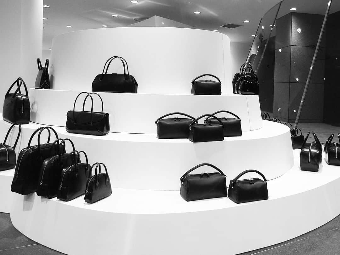 コム・デ・ギャルソンのインスタグラム：「the new bags for the new Aoyama」