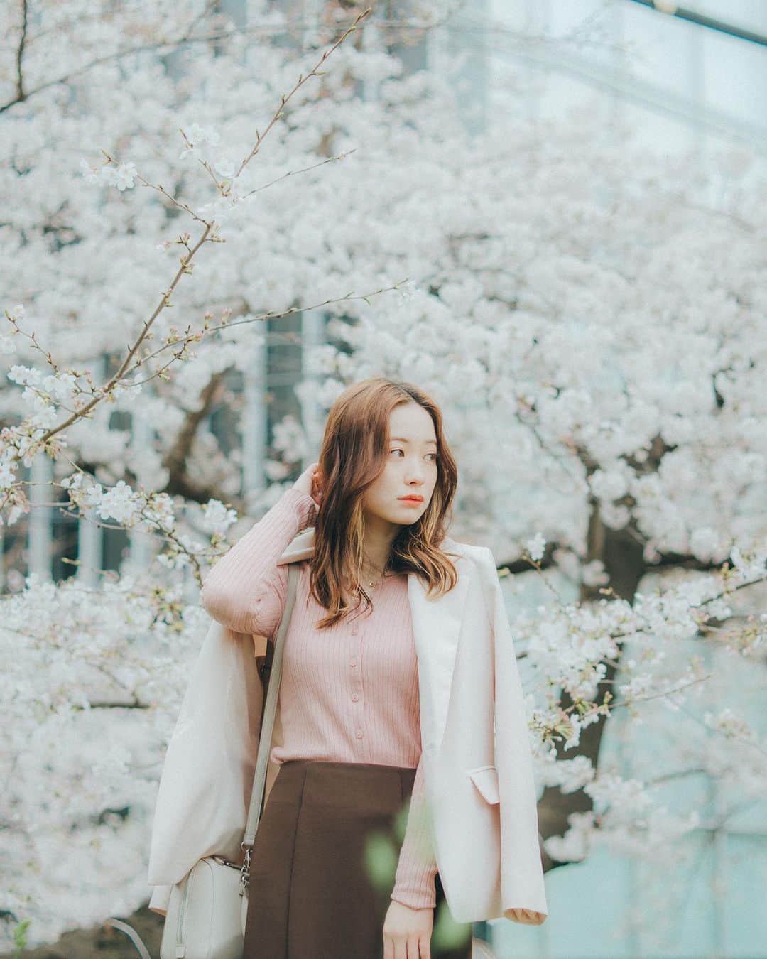 高嶋芙佳さんのインスタグラム写真 - (高嶋芙佳Instagram)「4月！🌸 新生活始まる方もたくさんいるのかな？ きっと大変なことも多いけど一緒に頑張りましょう😌 #portraitphotography #cherryblossom  #ポートレート女子 #被写体やります #桜撮影 #春撮影」4月1日 14時30分 - fu__ka_2