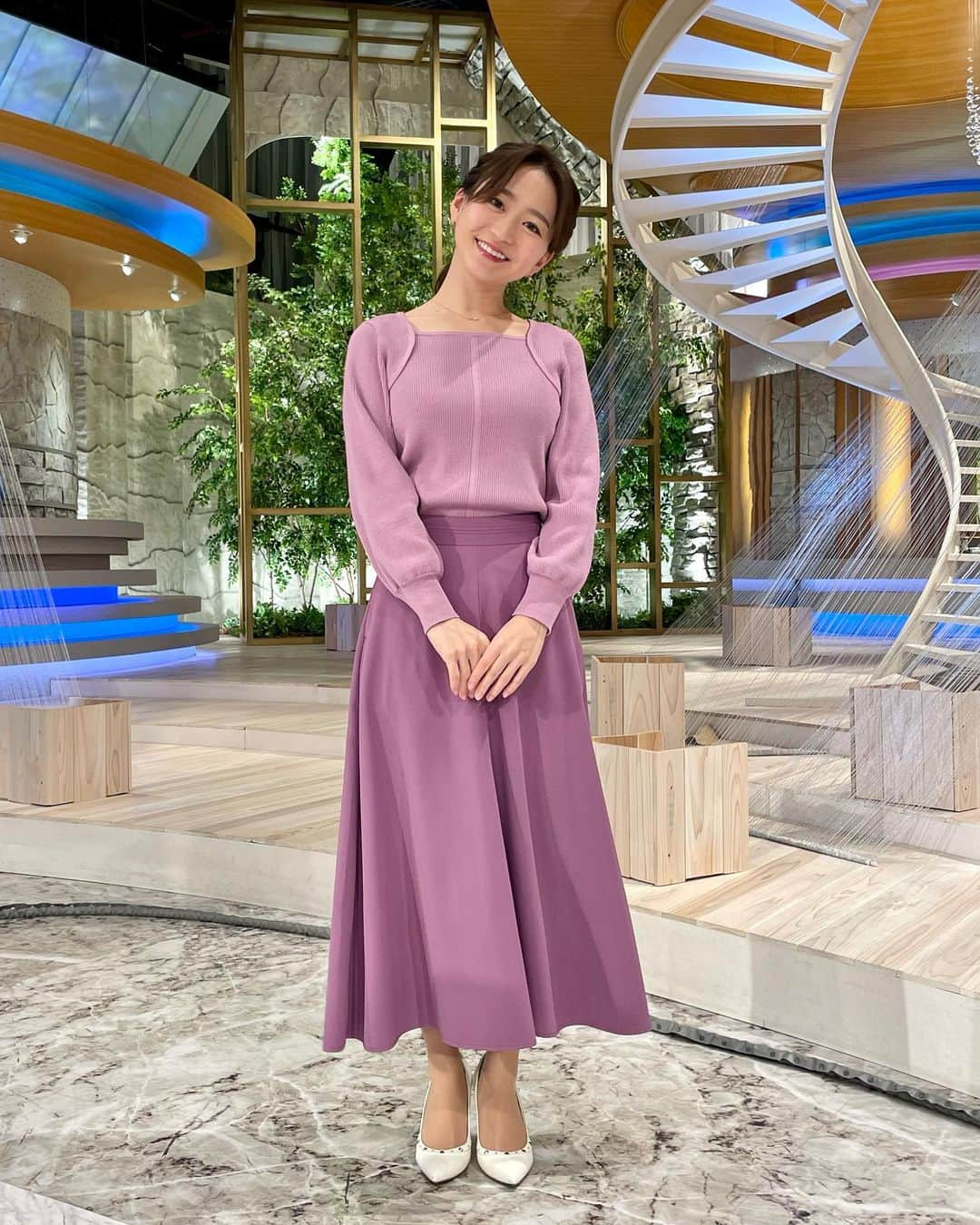 片渕茜さんのインスタグラム写真 - (片渕茜Instagram)「最近の衣装たち。  ① top #COHINA skirt #COHINA ② top #Audire skirt #Audire ③ dress #DoublefaceTokyo ④ dress #toccocloset ⑤ jacket＆blouse＆skirt #ナラカミーチェ  #モーサテ　#モーニングサテライト　#日経ニュース　#プラス9」4月1日 8時52分 - akane_katafuchi