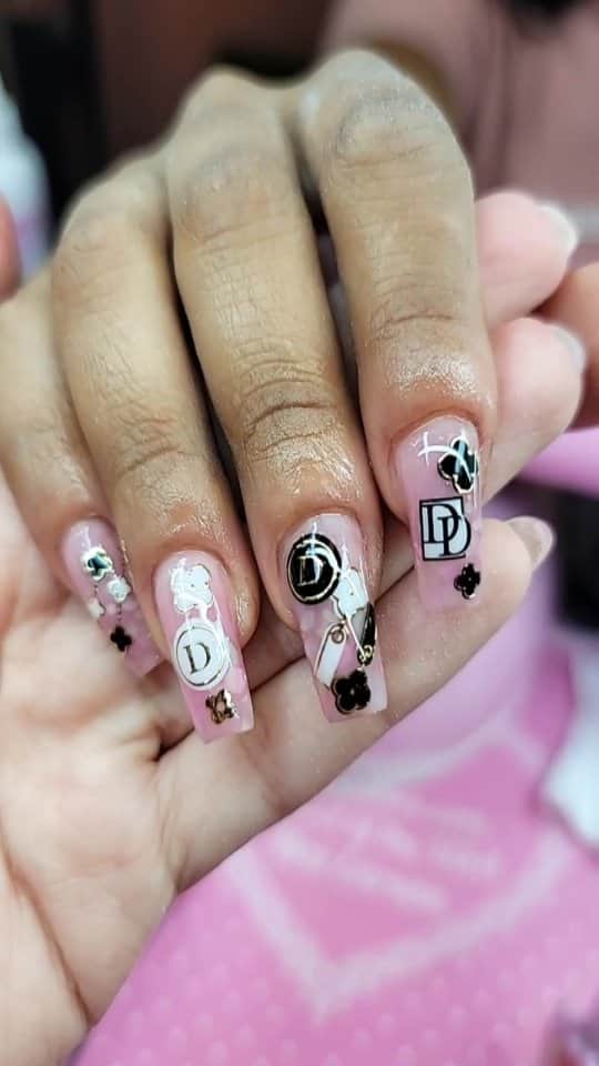 Max Estradaのインスタグラム：「Enailcouture.com new racer clear fast dry acrylic ☆ Enailcouture.com new hologram power gel,  unicorn chrome pigments magic gel☆ one coat over any color for a dazzling effect♡ Enailcouture.com new 123go bubble gum gel,  solid glue gel♡ vegan and Hypoallergenic.  Made in America 🇺🇸The moment so many have been waiting for is finally here! Enailcouture.com 123go maximum square is the longest flat boxy square pre made full coverage gel nail in the game. We also dropped xs sculpture square and magical ice hologram stickers☆Enailcouture.com 123go 5XL Coffin nails are the longest full coverage pre made gel nails in the world. They are EVERYTHING, made in America.Enailcouture.com new product drop ♡!~ 123go diy gel and our new charm nail stickers 😍Enailcouture.com made in American ♡!~Enailcouture.com 123go pre made gel nails are the game changer !~ perfect nails every time with no smells or dust!~ long lasting and easy removal , made in America! Enailcouture.com  #ネイル #nailpolish #nailswag #nailaddict #nailfashion #nailartheaven #nails2inspire #nailsofinstagram #instanails #naillife #nailporn #gelnails #gelpolish #stilettonails #nailaddict #nail #💅🏻 #nailtech#nailsonfleek #nailartwow #네일아트 #nails #nailart #notd #makeup #젤네일  #glamnails #nailcolor  #nailsalon #nailsdid #nailsoftheday Enailcouture.com」