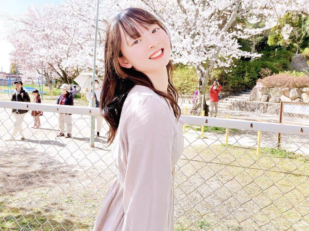 大庭雅のインスタグラム：「笑顔溢れる1年になりますように🌸  #🌸」