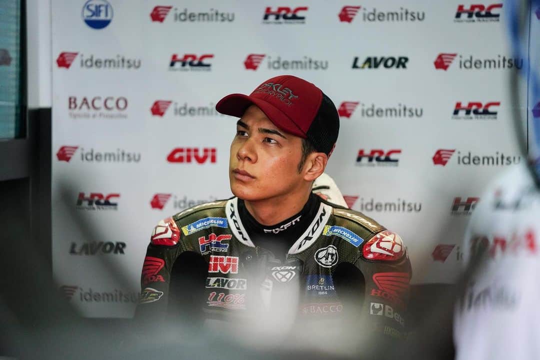 のインスタグラム：「間違いなく先週末よりは良いです！ 初日総合8番手でした🇦🇷  Definitely better than last weekend! P8, first day here in Argentina 🇦🇷  #ArgentinaGP #MotoGP」