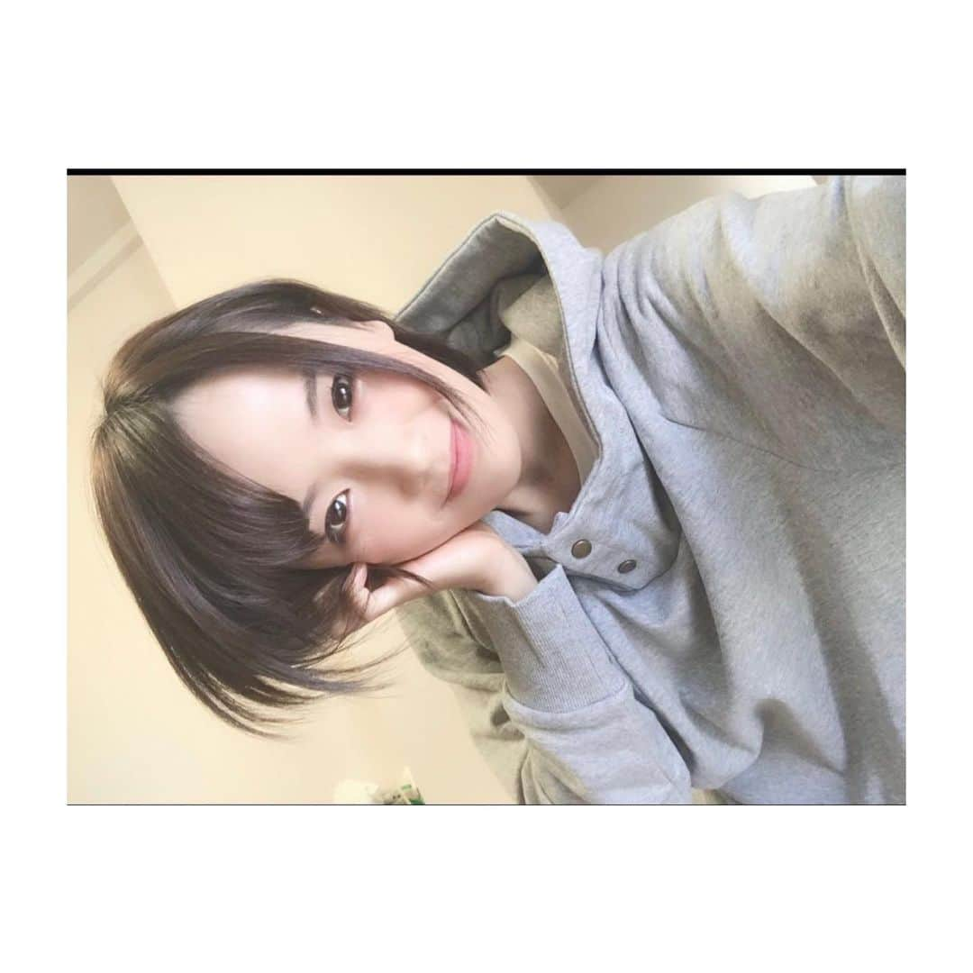 向井藍のインスタグラム：「近々、ショートカットに戻します。 #エイプリルフール  #shorthair」