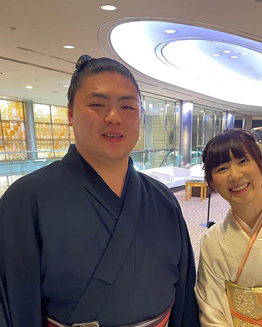 小泉エリのインスタグラム：「先日、発表がありましたがお部屋の時疾風さん、見事🌸新十両🌸が決まりました～ 時疾風関です！ 五月場所からは大銀杏姿で15日間、応援できるのが楽しみです！ 宮城県からは28年ぶりの関取誕生です☆ 応援して頂いた皆様本当にありがとうございました☆ #時疾風 #関 #時津風部屋 #最高の春になりました」