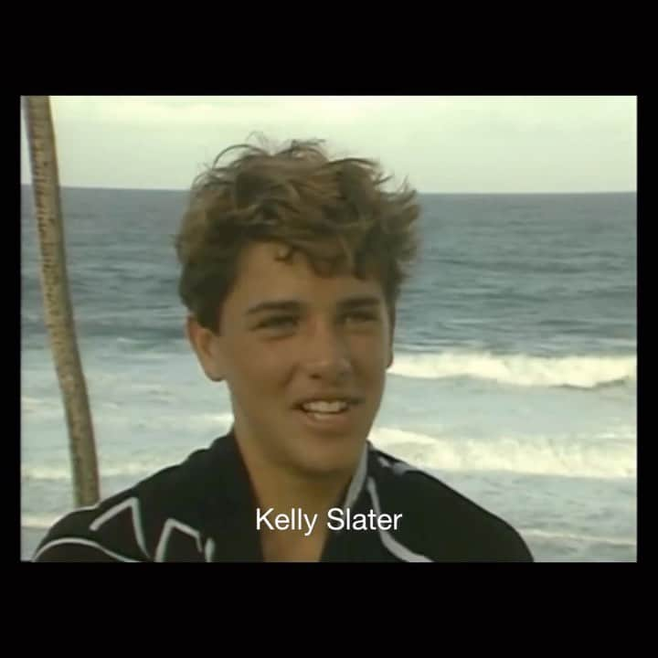 ケリー・スレーターのインスタグラム：「⏰🐐: kelly Slater (16-17yo) Trestles Highlights / 88-89 (before Black & White) (edit) @kellyslater   📼 @stillfrothy  🎼 Trawl It ( Agaugefor) @_agaugefor_   🌎🙌 👑Surf movies segments, jokes, curiosities and funny moments from Master Robert Kelly Slater   🇧🇷🙌👑Sessões de filmes de surf, zoeiras, curiosidades e momentos hilários do Mestre Robert Kelly Slater   #waves #surf #surfing #surfer #wave #surfers  #beach #wsl #ondas #surfista #filmedesurf #surfvhs #surfe  #hardcoremusic  #rockandroll #90s #kellyslater  #surfmovie #surfmovies」