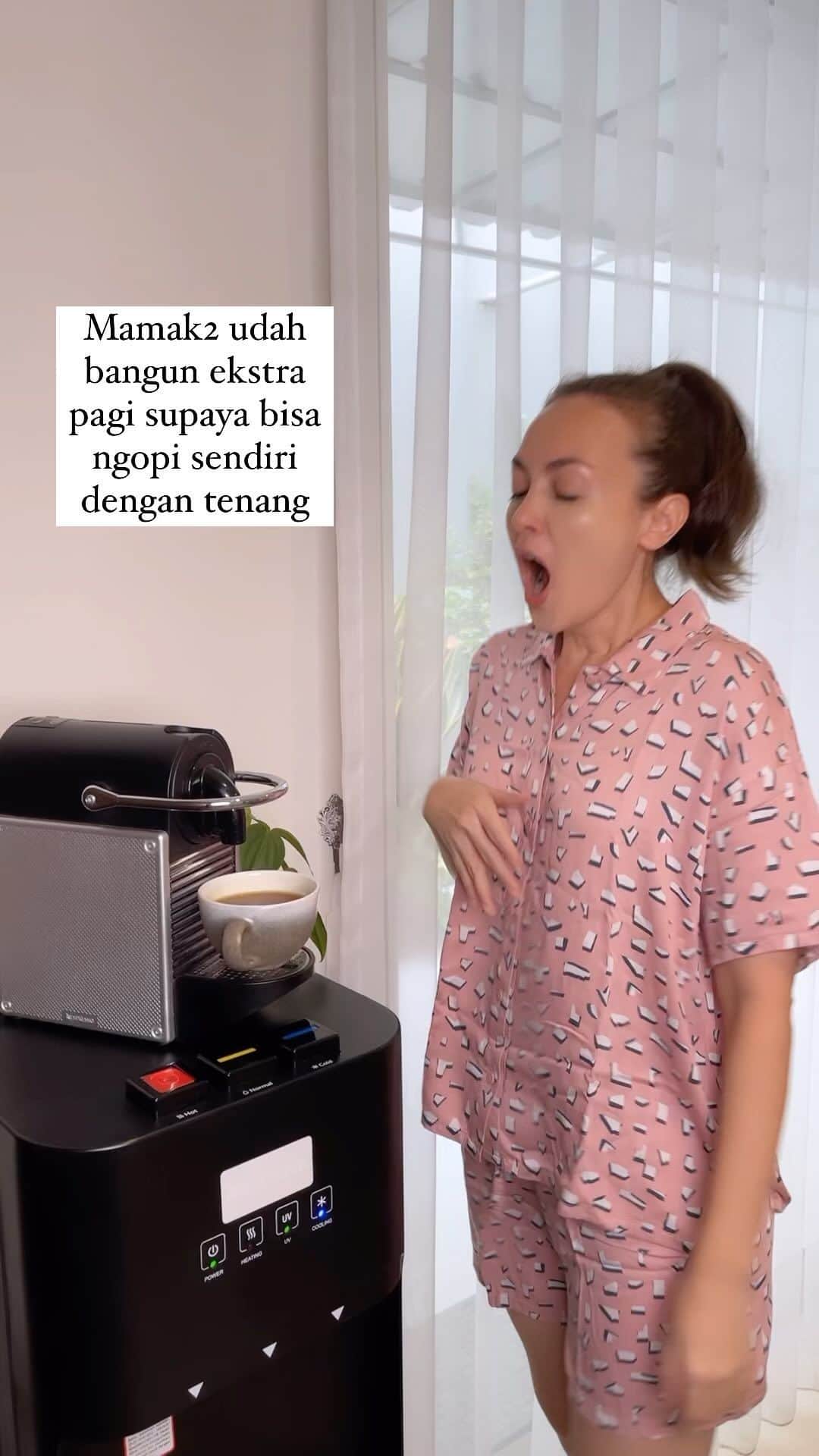 Rianti Cartwrightのインスタグラム：「Mamak2 ada yang relate?」