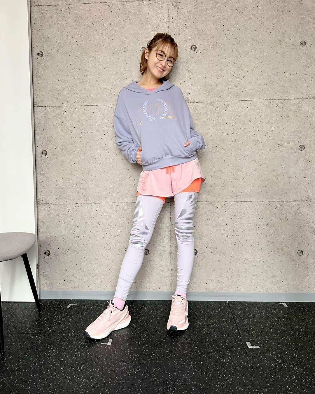 鈴木奈々さんのインスタグラム写真 - (鈴木奈々Instagram)「トレーニングコーデです♡♡ パーカー  @nike Tシャツ、レギンス、シューズ @pumajapan ショートパンツ @newbalance #トレーニングウェア」4月1日 10時36分 - nana_suzuki79