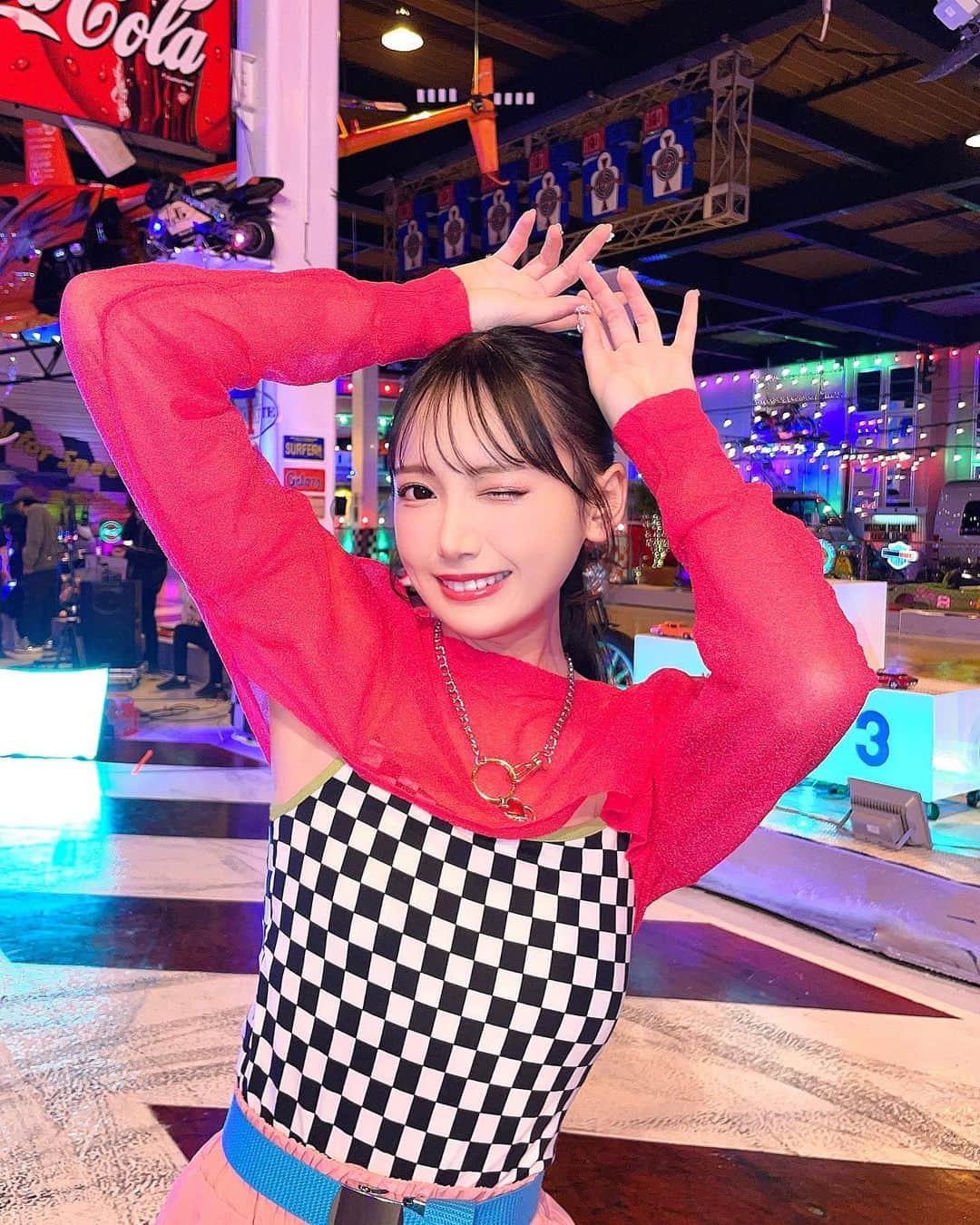 鈴木瞳美さんのインスタグラム写真 - (鈴木瞳美Instagram)「❤︎  ≠ME 6th Single 表題曲  ＂天使は何処へ＂  MVが公開されました 𓂃 ໒꒱·ﾟ  ＂私は私でいい＂そう思わせてくれる楽曲です。  ノイミー史上一番のダンスナンバーで 間奏のダンスブレイクや パンツスタイルの衣装で 今までとは違うノイミーを感じられるMVになっています…！！  たくさんみんなで練習したからこそ また1つ大切な作品になりました💭  新しいノイミーちゃんに惚れちゃって…！🤍」4月1日 10時31分 - suzuki_hitomi__