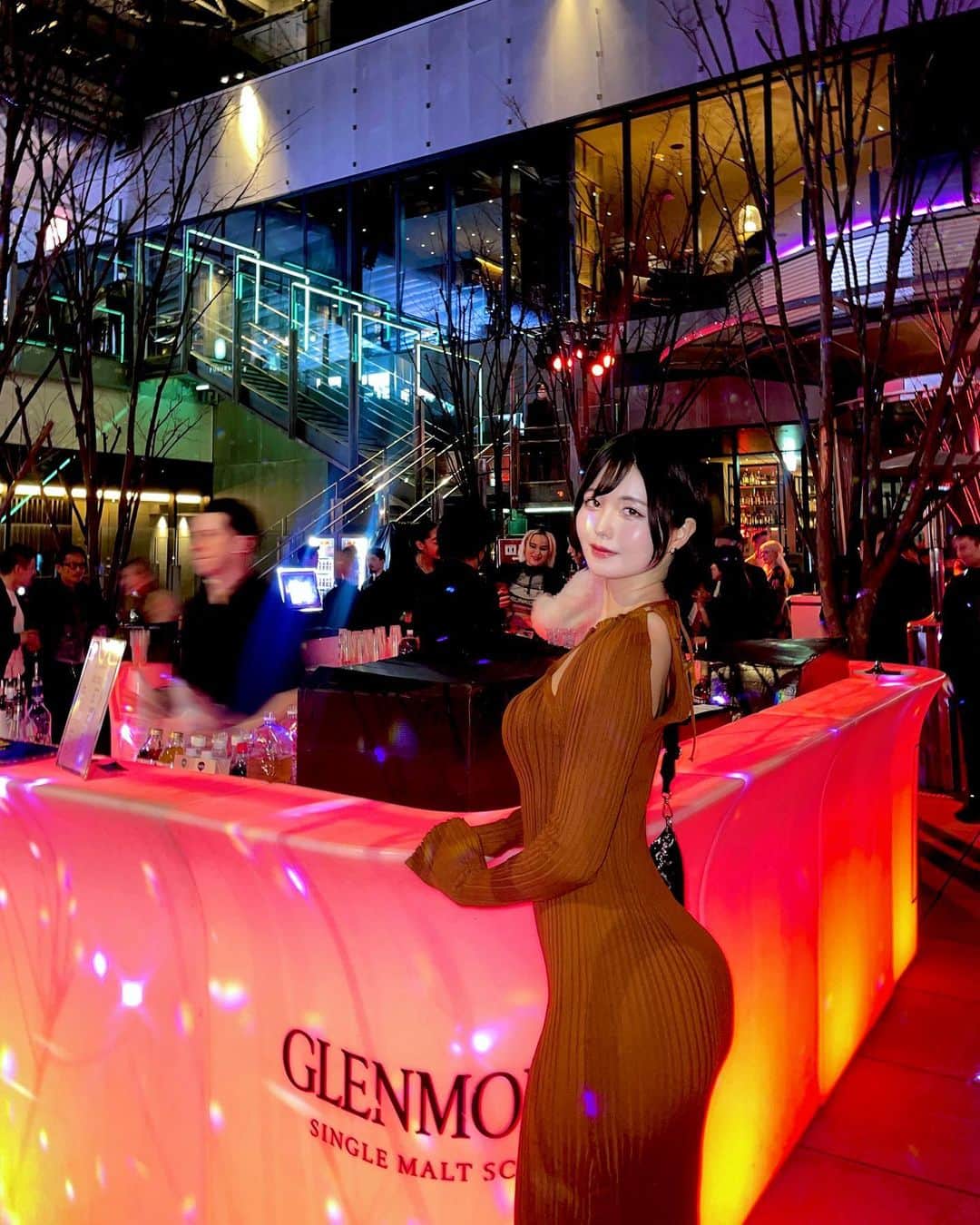 九条ねぎ あぴるのインスタグラム：「@celavitokyo  opening reception   #tokyo #japan #shibuya #japanesegirl #渋谷　#celavi #bodymake」
