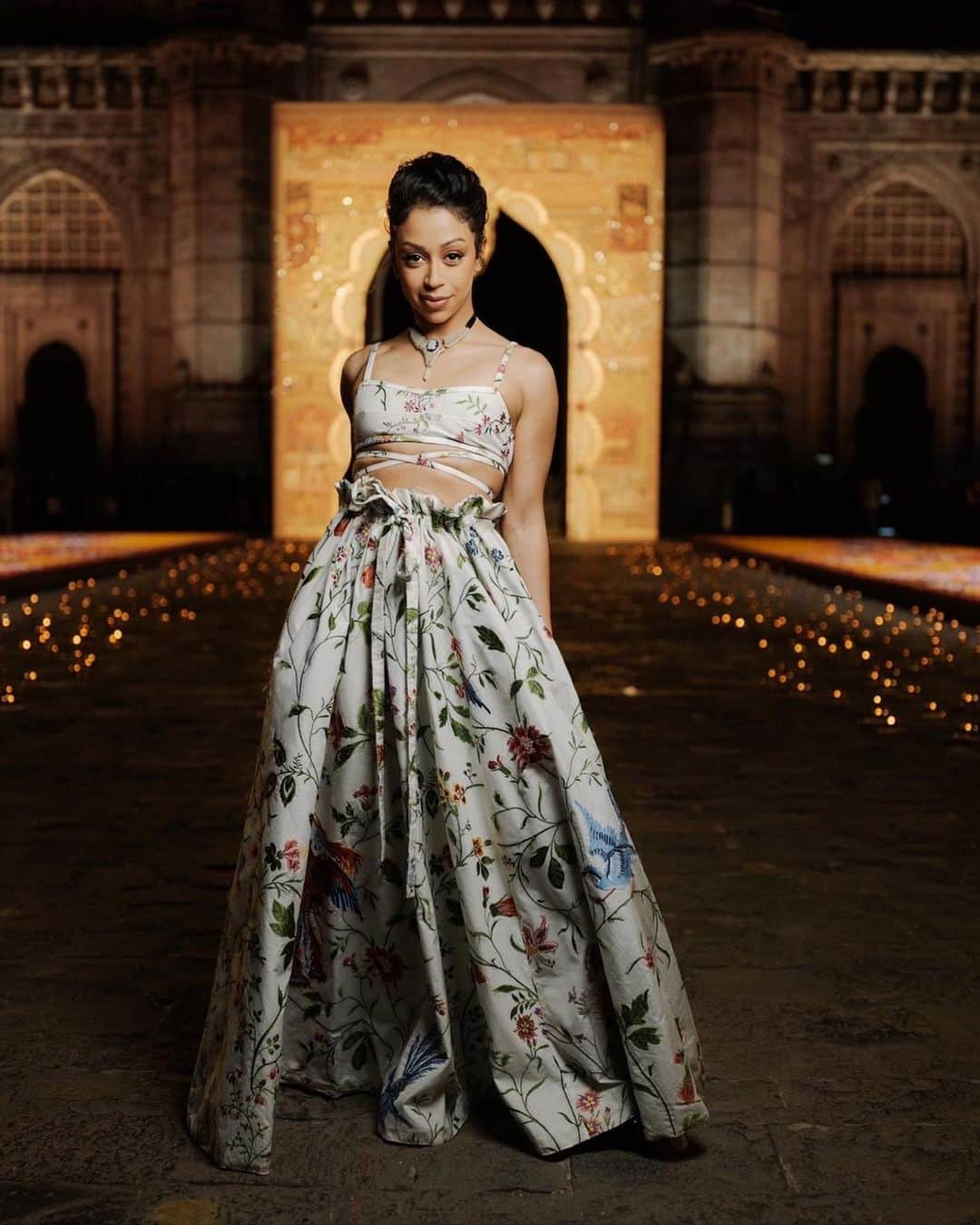 リザ・コッシーのインスタグラム：「in full bloom in the motherland with @dior」