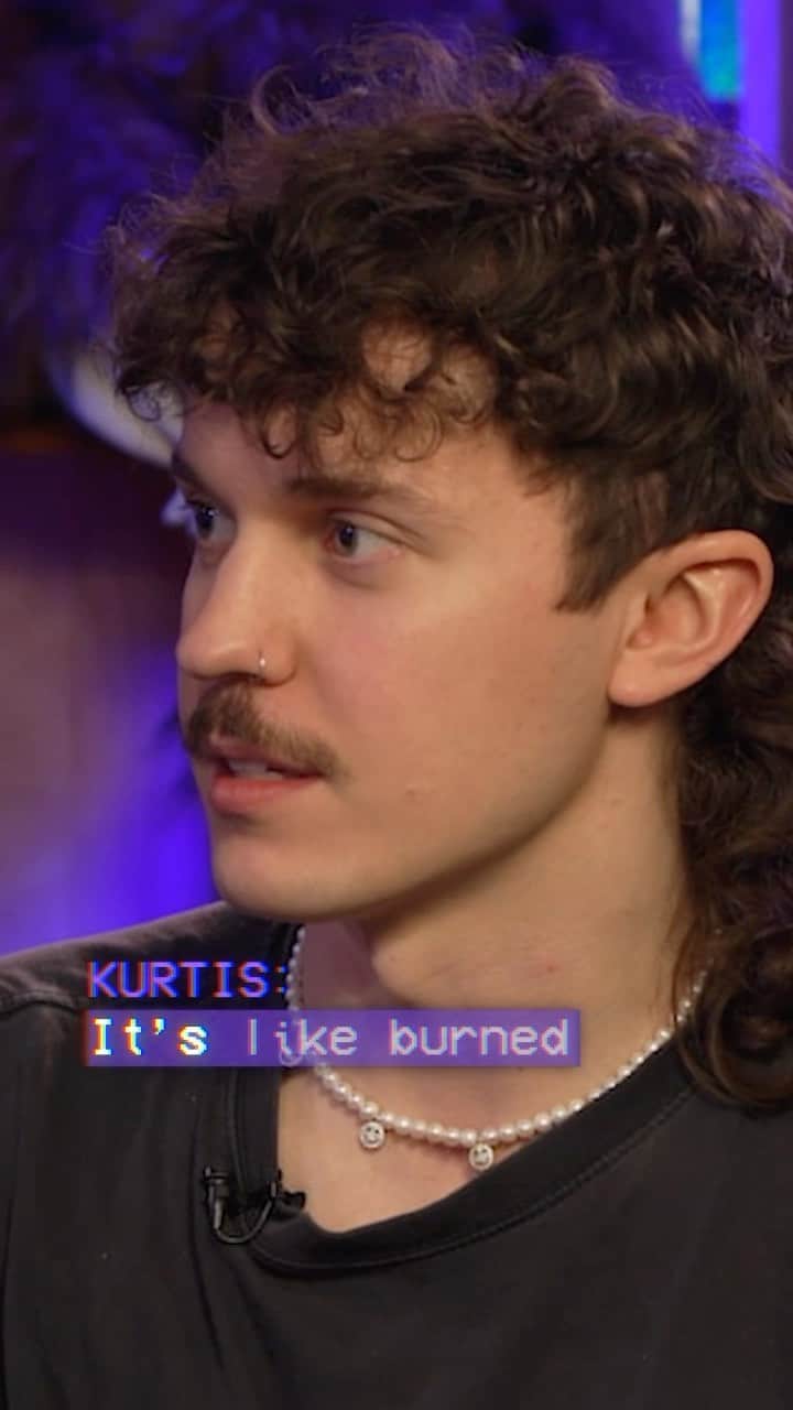 アンソニー・ペディラのインスタグラム：「@kurtisconner ‘s bus burned down  (full vid “The Kurtis Conner effect” out now on YT: anthonypadilla / link in bio)」