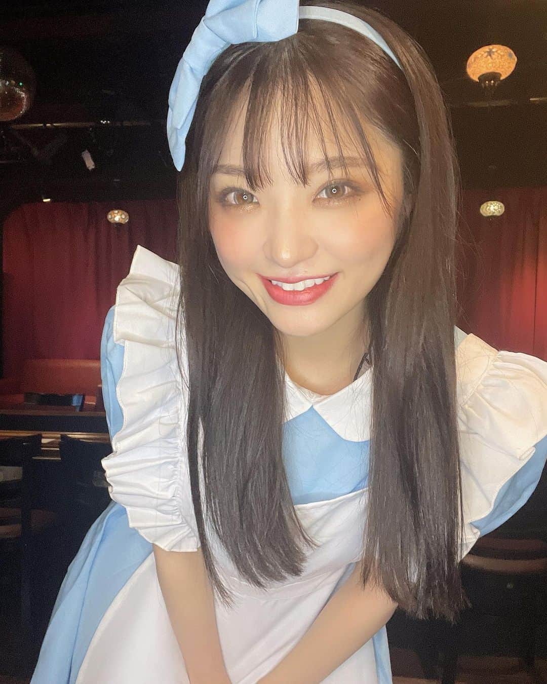 Kozueのインスタグラム：「いよいよ明日はホワイトマティーニクラブ本公演です✌️  50分間のショータイム！！ 不思議の国へとご案内します♡  会場 AKIBAカルチャーズ劇場  18:00〜 20:30〜  当日券は5,500円  お待ちしております💗」