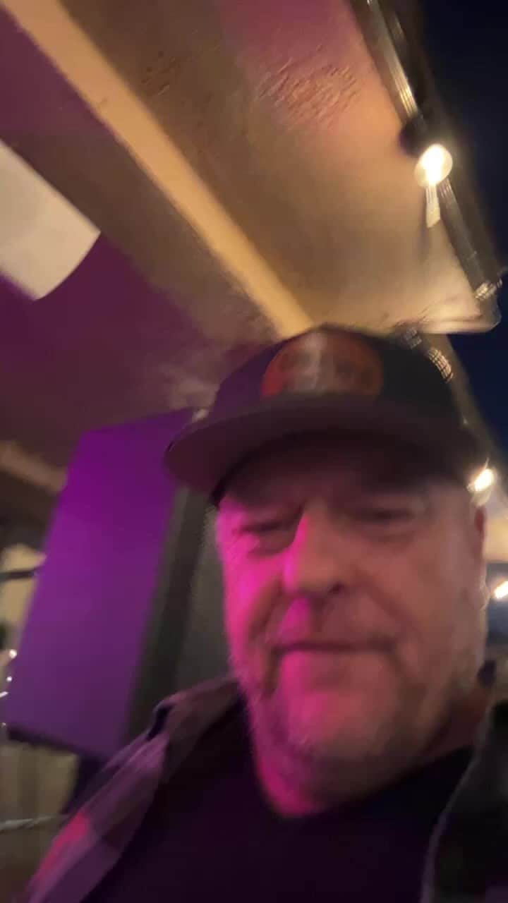 ディーン・ノリスのインスタグラム：「Live at @swinginncafe  in Temecula CA. Best BBQ around. And awesome music from @dulaneyandcompany」