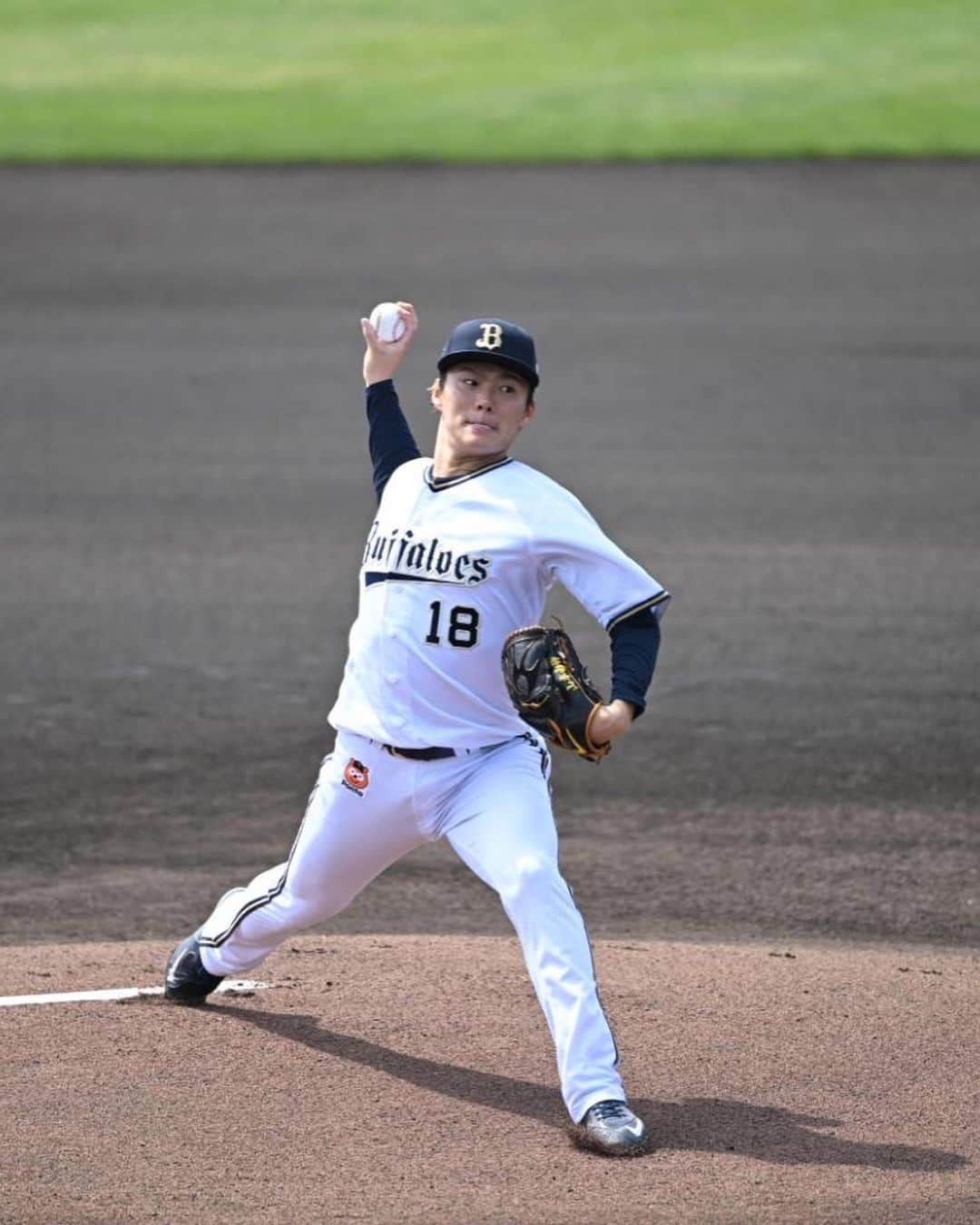 山本由伸さんのインスタグラム写真 - (山本由伸Instagram)「2023開幕！ 開幕戦素晴らしい試合でした！！ 今年も日本一目指して頑張ります！  先日、久しぶりに2軍施設舞洲で登板しました！ 初登板した6年前がすごく懐かしかったです。  初心を忘れずこれからも頑張ります。 応援よろしくお願いします！」4月1日 12時06分 - yoshinobu__yamamoto