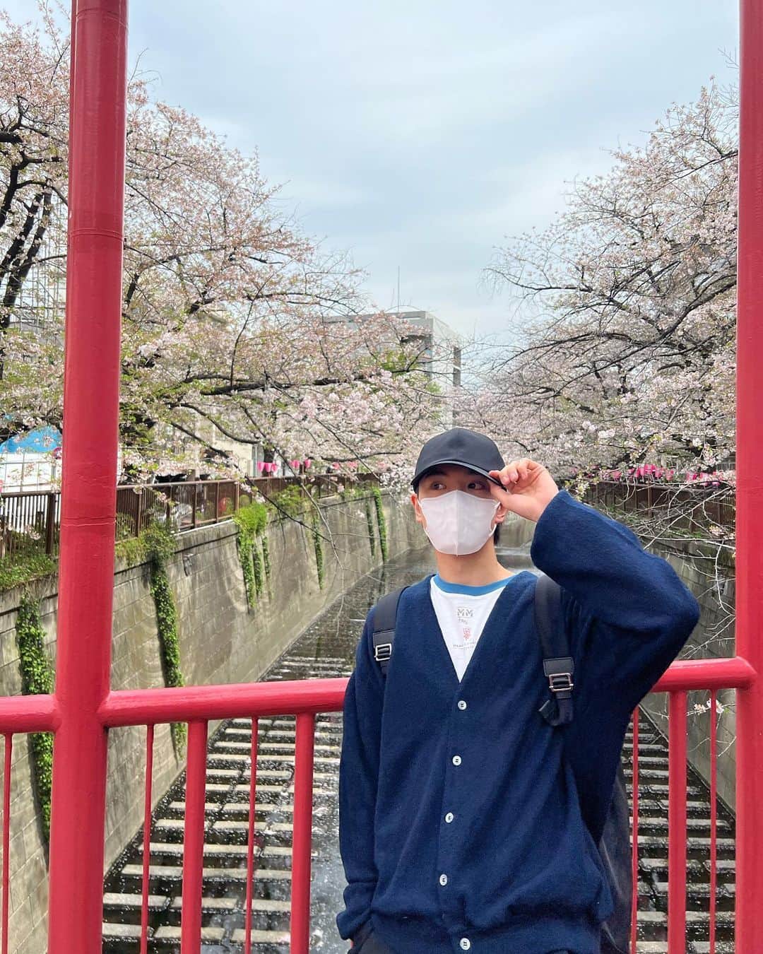 木村慧人のインスタグラム：「昨日仕事終わりに 桜を観に🌸  With @sotanakajima_official   今日は青森でリリイベ 皆さん楽しんでいきましょう✨」