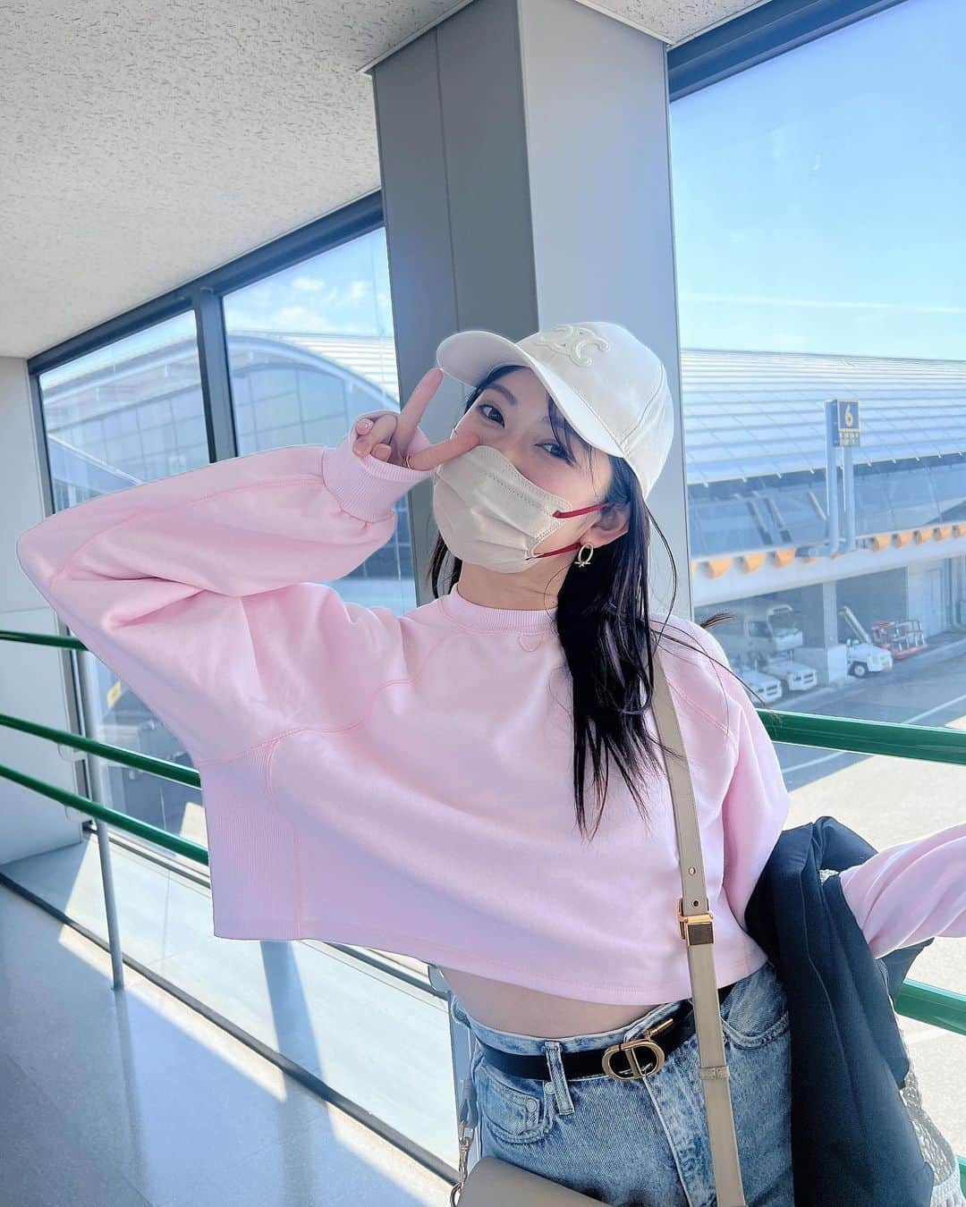 吉田朱里のインスタグラム：「🇯🇵→🇰🇷 お仕事で韓国に🇰🇷 たくさん吸収のあった出張でした♥️ またvlog出します🤍🤍」