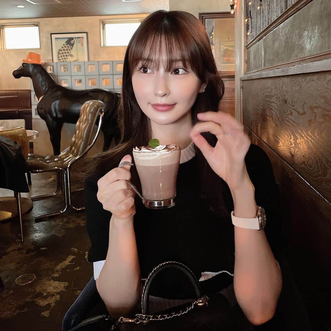 椎名美月さんのインスタグラム写真 - (椎名美月Instagram)「か〜ふぇ〜 飲み物飲むのはやすぎて驚かれます」4月1日 12時46分 - mizkiss