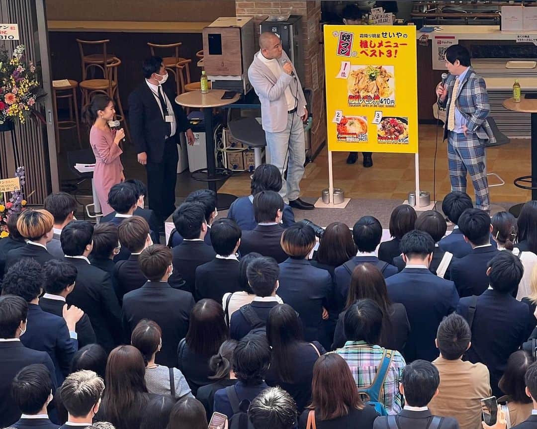 近畿大学総務部広報室のインスタグラム：「#焼マン #東大阪グルメ  #近畿大学 にオープン @seiya_shimofuri さん #ナダル さん オープニングイベント」