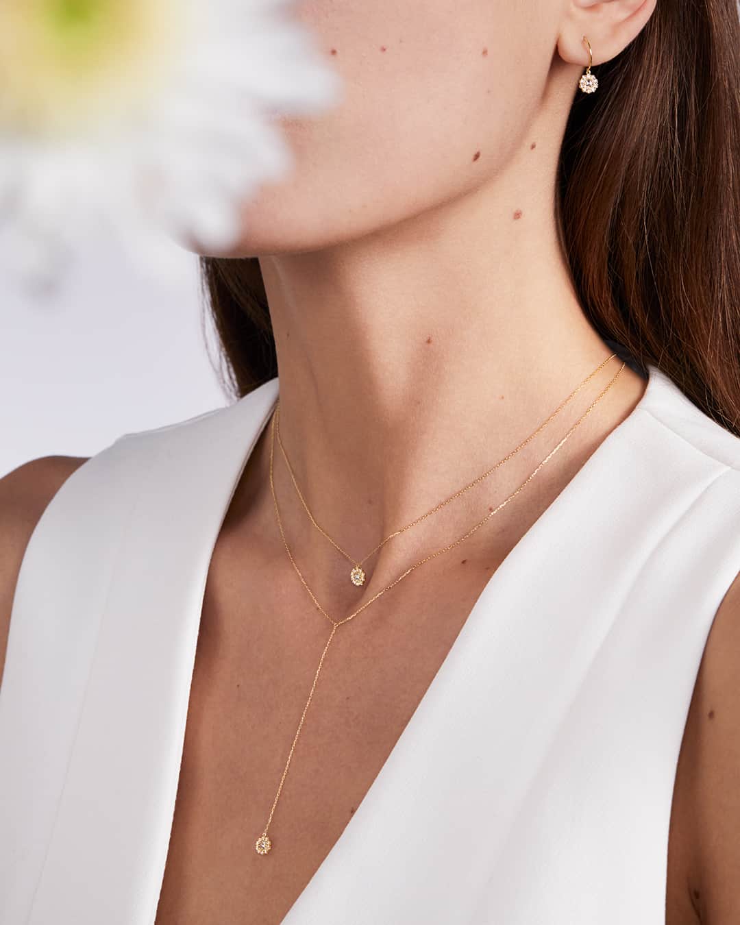 アーカーさんのインスタグラム写真 - (アーカーInstagram)「. 「floralia」 春の訪れを思わせる瑞々しい煌めきを感じさせるフローラリア。 　 #AHKAH #jewelry #2023ss #necklace #earrings #present #アーカー #ジュエリー #ネックレス #ピアス #プレゼント」4月1日 13時00分 - ahkah_official