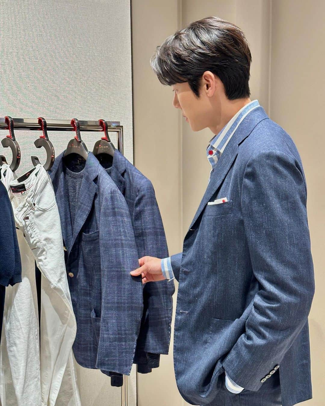 ユ・ヨンソクのインスタグラム：「@kiton #kiton #키톤 #키톤플래그십」