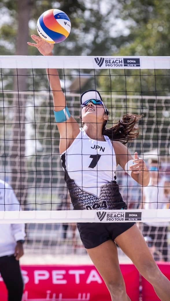 長谷川暁子のインスタグラム：「⁡NICE RALLY!!  #beachvolleyball #volleyball #女子アスリート #トレーニング女子 #ビーチバレーボール #バレーボール #NTTコムウェア #長谷川暁子 #akikohasegawa #newerajapan #BeachProTour ⁡」