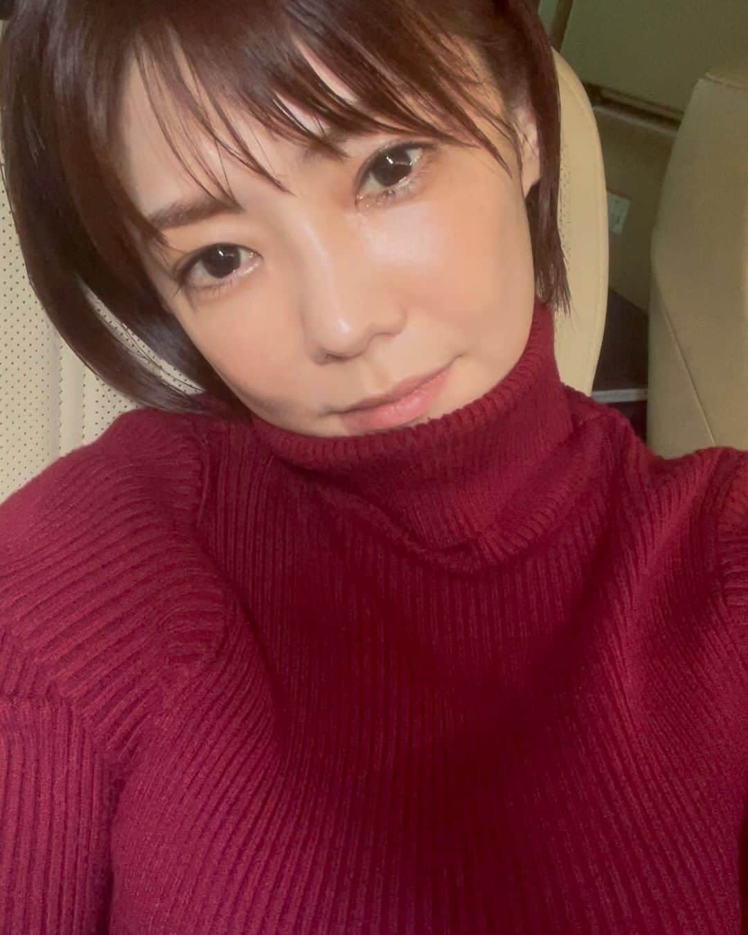 のインスタグラム：「静止画に見えて動画。  いやー いいお天気で、、、 今日、冬服の撮影、、、ちょいと暑い😅」