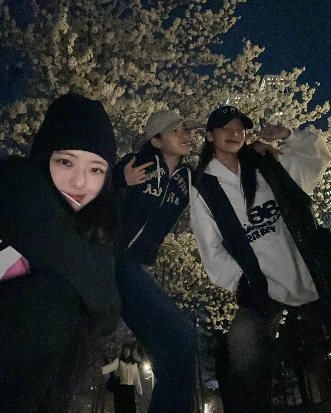 ITZYさんのインスタグラム写真 - (ITZYInstagram)「with 내꺼들🫶」4月1日 13時46分 - itzy.all.in.us