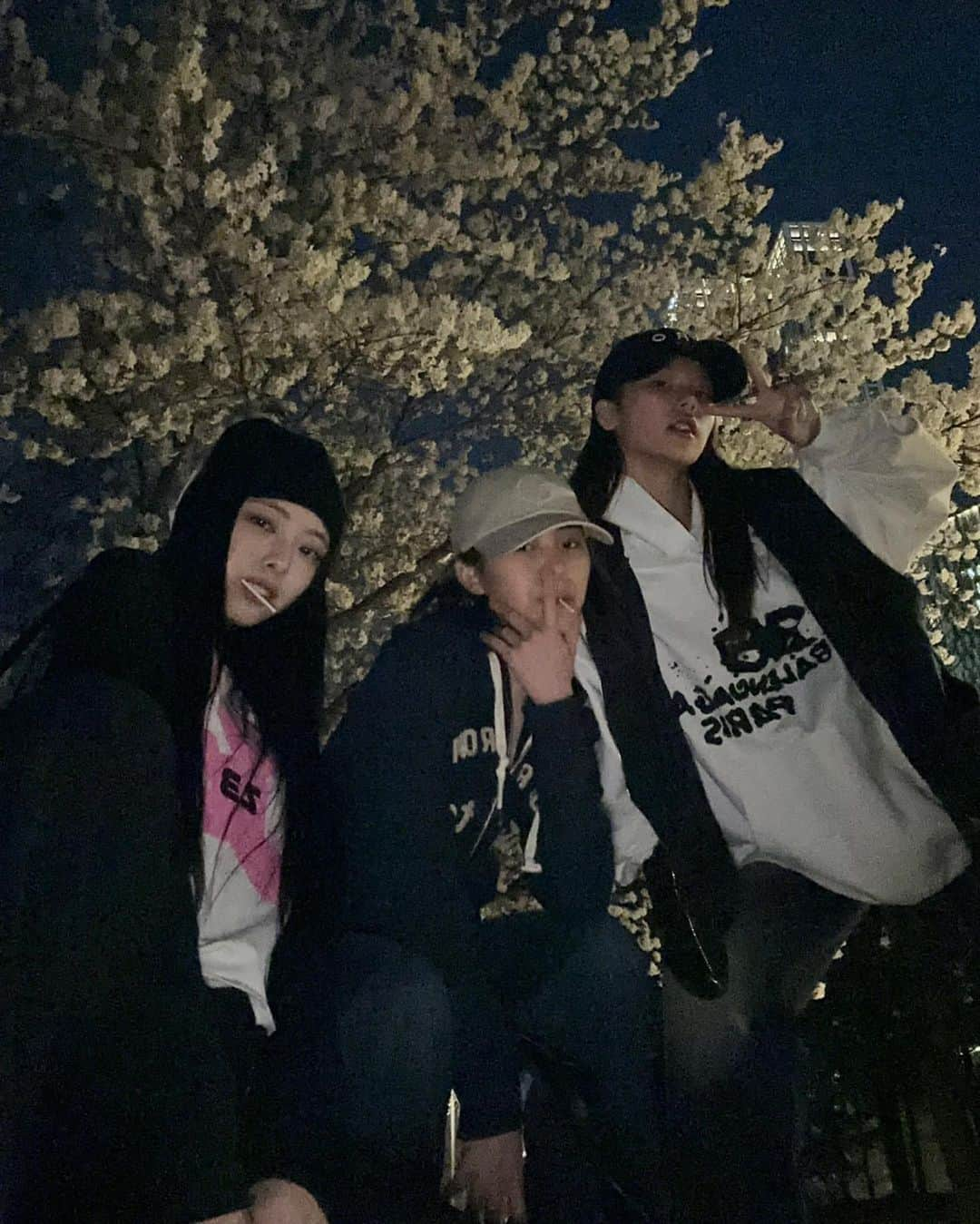 ITZYさんのインスタグラム写真 - (ITZYInstagram)「with 내꺼들🫶」4月1日 13時46分 - itzy.all.in.us