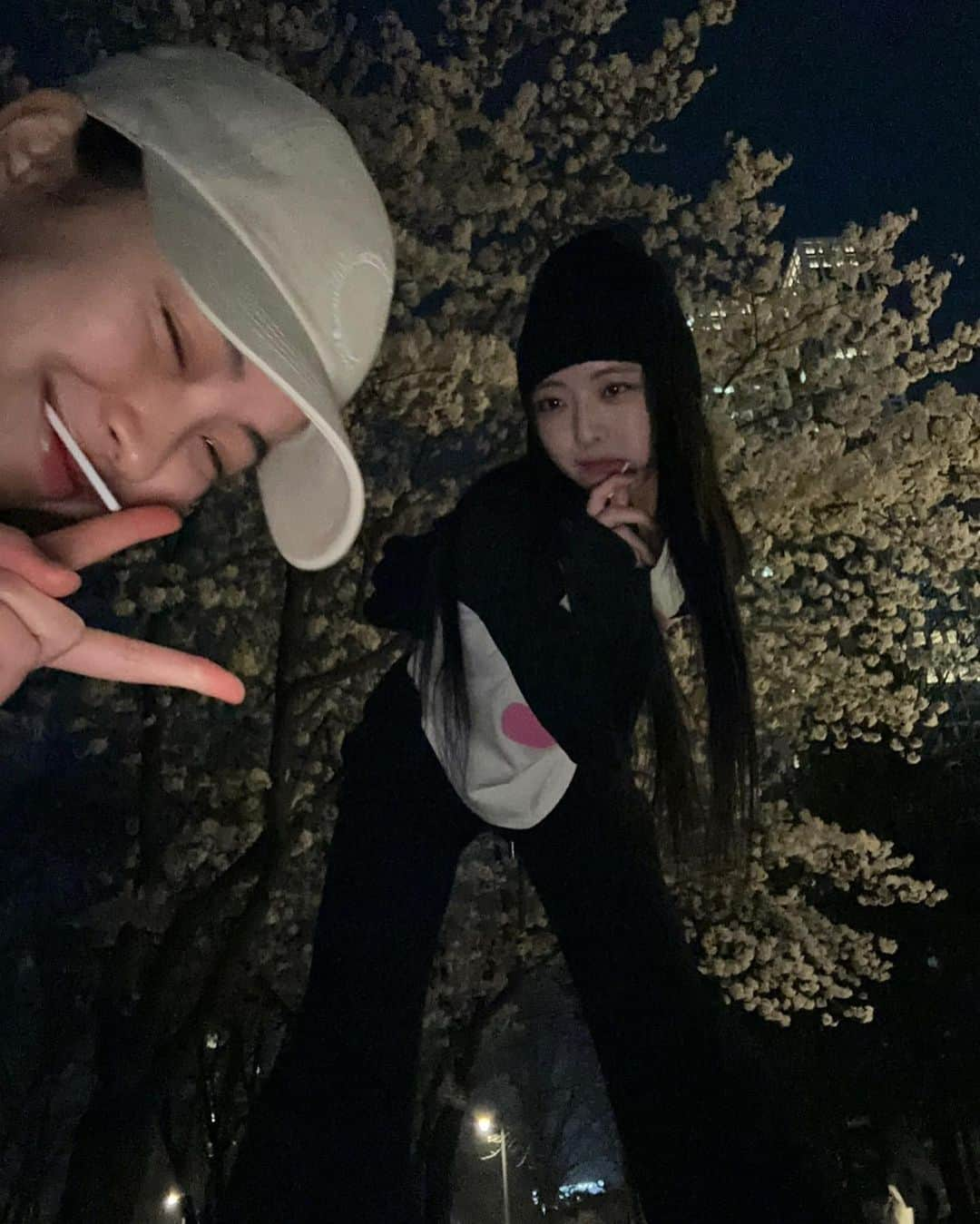 ITZYさんのインスタグラム写真 - (ITZYInstagram)「with 내꺼들🫶」4月1日 13時46分 - itzy.all.in.us