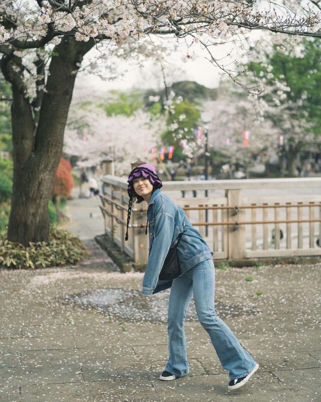 滝裕可里さんのインスタグラム写真 - (滝裕可里Instagram)「ようこそエイプリル 桜が舞ってるねー🌸🌸🌸 新年度のはじまりはじまり🏃‍♀️」4月1日 13時55分 - takiyukari_official