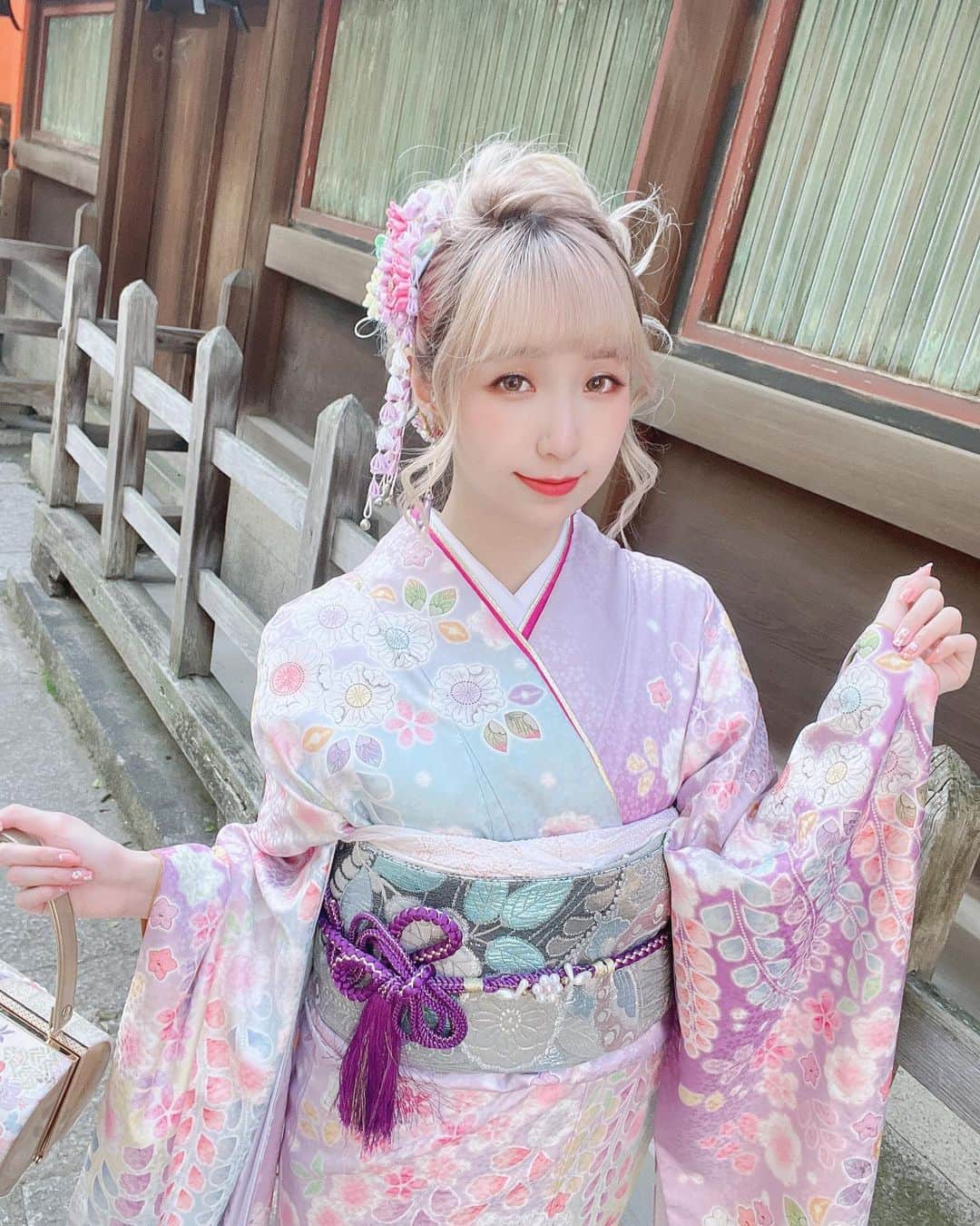 Sherryさんのインスタグラム写真 - (SherryInstagram)「- First kimono experience in life🌸 人生初の着物体験🌸 髪形もとても可愛い！！  着物👘 @kimonomiyabi @kimonomiyabikyoto   #model #modeling #hkmodel #photoshoot #photography #portrait #portraitphotography #人像 #攝影 #着物 #kimono」4月1日 14時01分 - silverxhere