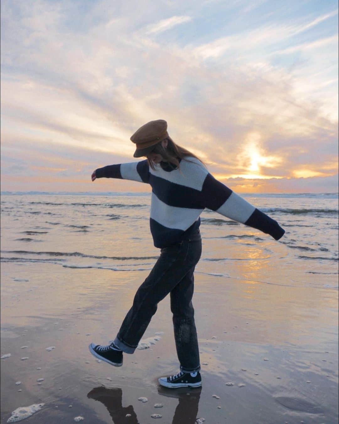 Acacia Brinleyのインスタグラム：「Some photos that feel like… *me*」