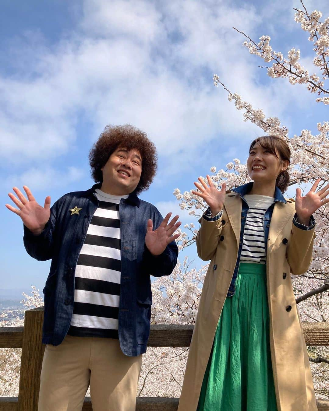 吉田サラダさんのインスタグラム写真 - (吉田サラダInstagram)「富山放送のフルサタで中継！ 松本愛ちゃんと一緒でしたー！ 氷見の朝日山公園から見下ろす桜は絶景ですよー！ ぜひ、皆さん氷見に花見しにいらっしゃーい🫡 #富山県 #氷見市 #朝日山公園 #桜 #松本愛 ちゃん #吉田サラダ #フルサタ #BBT」4月1日 23時42分 - monoiiyoshida