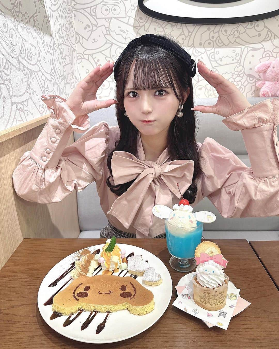 桜井ひかるさんのインスタグラム写真 - (桜井ひかるInstagram)「サンリオカフェ🍩☕ 新しい推しメニューも増えてて 可愛かったよー૮ . ̫ . ა♡  何枚目が好きですか〜？💭  #シナモン#サンリオ#サンリオカフェ#sanrio#池袋#池袋カフェ#シナモロール#cinnamoroll#cinnamon#melcinna#メルシナ#トリート#treatyourself#パンケーキ#ヲタ活#ヲタ活カフェ#いとしなもん」4月1日 23時36分 - hikarunroll_