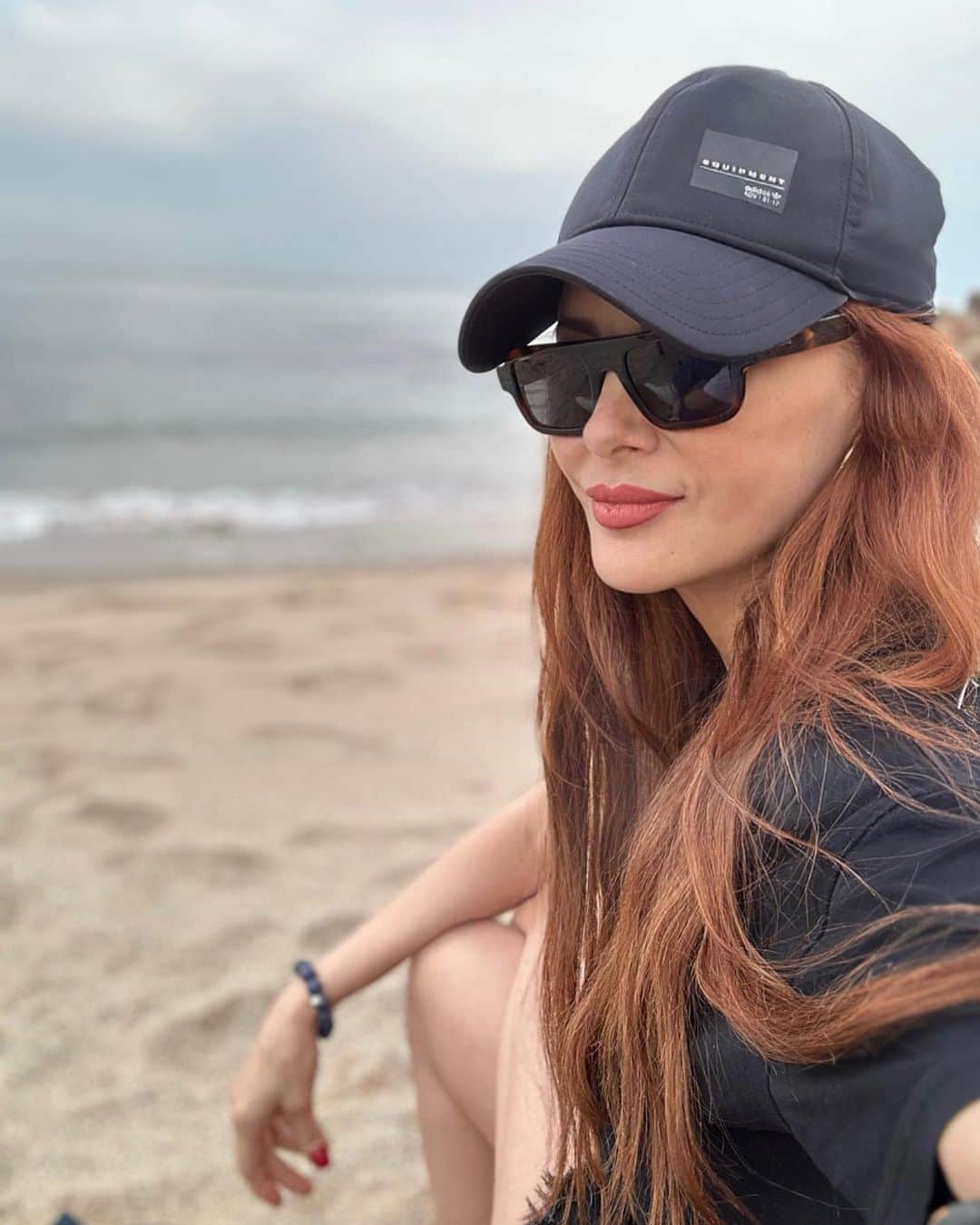 Mine Tugayのインスタグラム：「Güzel gün🌸🌊」