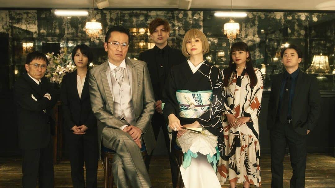 城田優のインスタグラム：「「エンジェルフライト」  もう観ていただけましたか？  僕自身、この作品について上手く言葉にして皆様にお伝えすることが出来ずにいました。  この文章を打っている今でも、やはり言葉選びが難しく、全くまとまりません。  正直、このドラマを観るのには相当なエネルギーが必要だと思います。  それでも1人でも多くの方に知っていただいきたい「国際霊柩送還士」という職業。  そして、彼らの日常。  もちろんこの作品自体はフィクションではありますが、実話に基づき、スタッフキャスト一同、丁寧に、大切に、心を込めて完成させました。  皆様にこの想いが届きますように。」