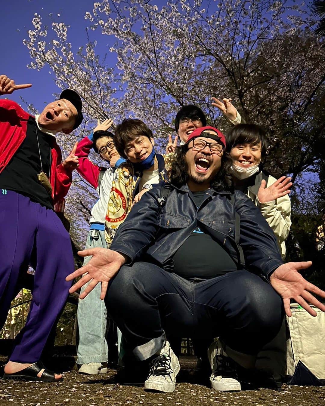 大谷健太のインスタグラム：「こんな素敵な写真なかなか撮れないぜ。刺身くんありがとう！春。」