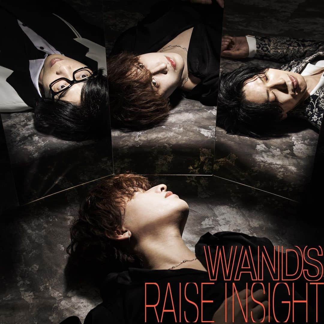 WANDSさんのインスタグラム写真 - (WANDSInstagram)「📢2023.5.17 Release！ 20th Sg「RAISE INSIGHT」 通常盤のジャケットアートワーク公開！  そして、同日発売のLIVE Blu-rayとの連動応募特典の内容も一部発表！  _______ シングル「RAISE INSIGHT」＆ LIVE Blu-ray『WANDS Live Tour 2022 ～ FIRST ACT 5th period ～』連動応募特典内容  📺全員プレゼント　 WANDS SPECIAL MOVIE「世界が終るまでは･･･［WANDS第5期ver.］」MVメイキング映像視聴  🎁ポスター賞(10名様)　 シングル「RAISE INSIGHT」メンバー直筆サイン入りポスター  ※もうひとつの賞は5月発表 ※応募方法は商品封入のチラシをご覧ください _____  ▶最新情報はこちら！ wands-official.jp  #WANDS #名探偵コナン #鏡越しのWANDS #RAISEINSIGHT #wands第5期  #上原大史 #柴崎浩 #木村真也」4月1日 16時05分 - wands_official