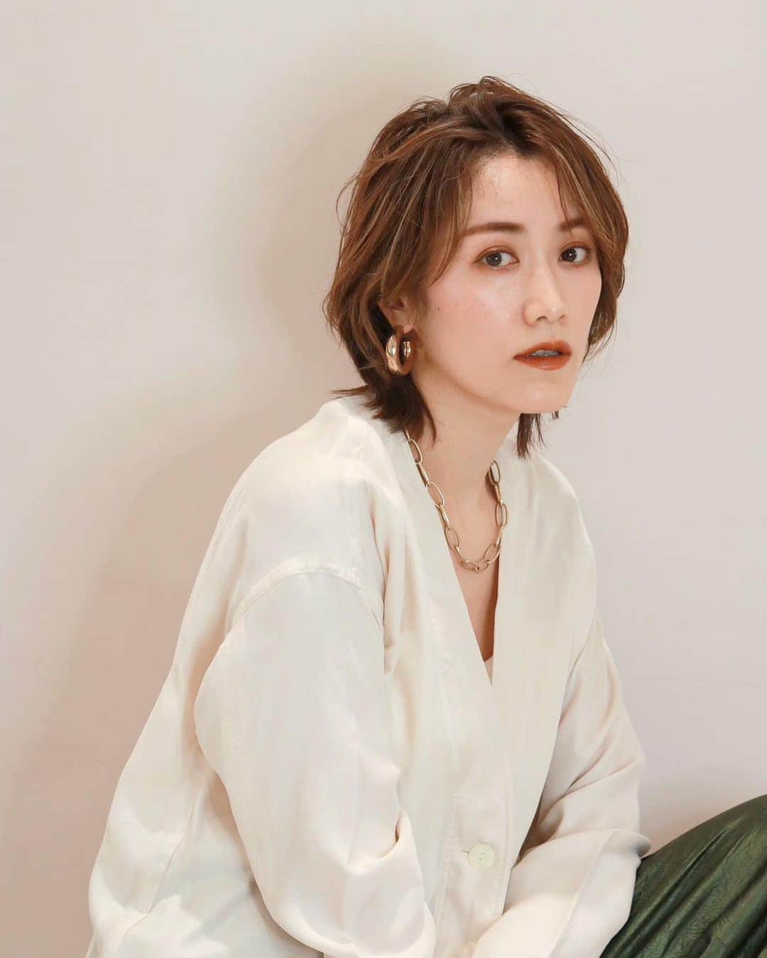 Miki Kanekoさんのインスタグラム写真 - (Miki KanekoInstagram)「ちょっとかきあげ風な前髪スタイリング♡  hair @mayu43xx 🫶  .  #ショートウルフ#ウルフヘア#ウルフショート#マッシュウルフ#ネオウルフ#ショートヘア#ショートヘアアレンジ」4月1日 16時45分 - mikiaoba