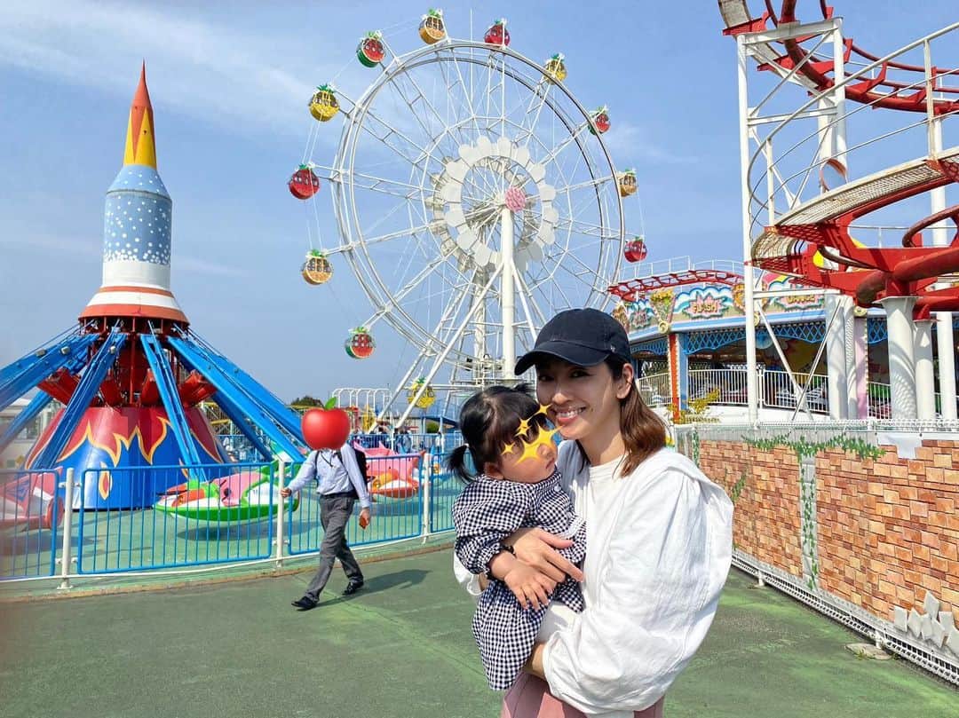 結花子のインスタグラム：「兄貴が楽しみにしていた遊園地へ🎡 兄貴に振り回されてあたちはお疲れモード👶 帰ってからのご飯は疲れ過ぎて食べれず💤　  #いとこ6人組　#遊園地 #僕と妹　#春休み #大好き　#family」