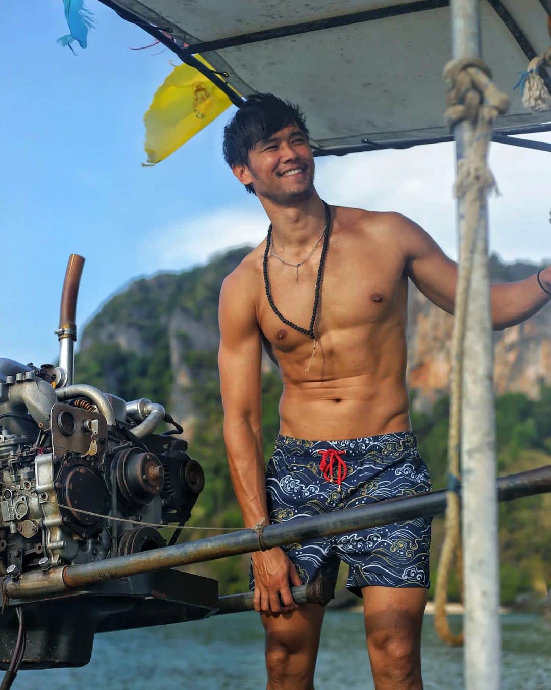 ティムさんのインスタグラム写真 - (ティムInstagram)「In the island only kind of joy. Koh Yao Noi, you are beautiful ! Might get a new job soon as a V8 boat driver ! 🤔  SWIPE to see the beast ! . . . . #amazingthailand #taxiboat #kohyaonoi #islandlife #summervibes #thailand #islandvibes」4月1日 17時26分 - timmaiau