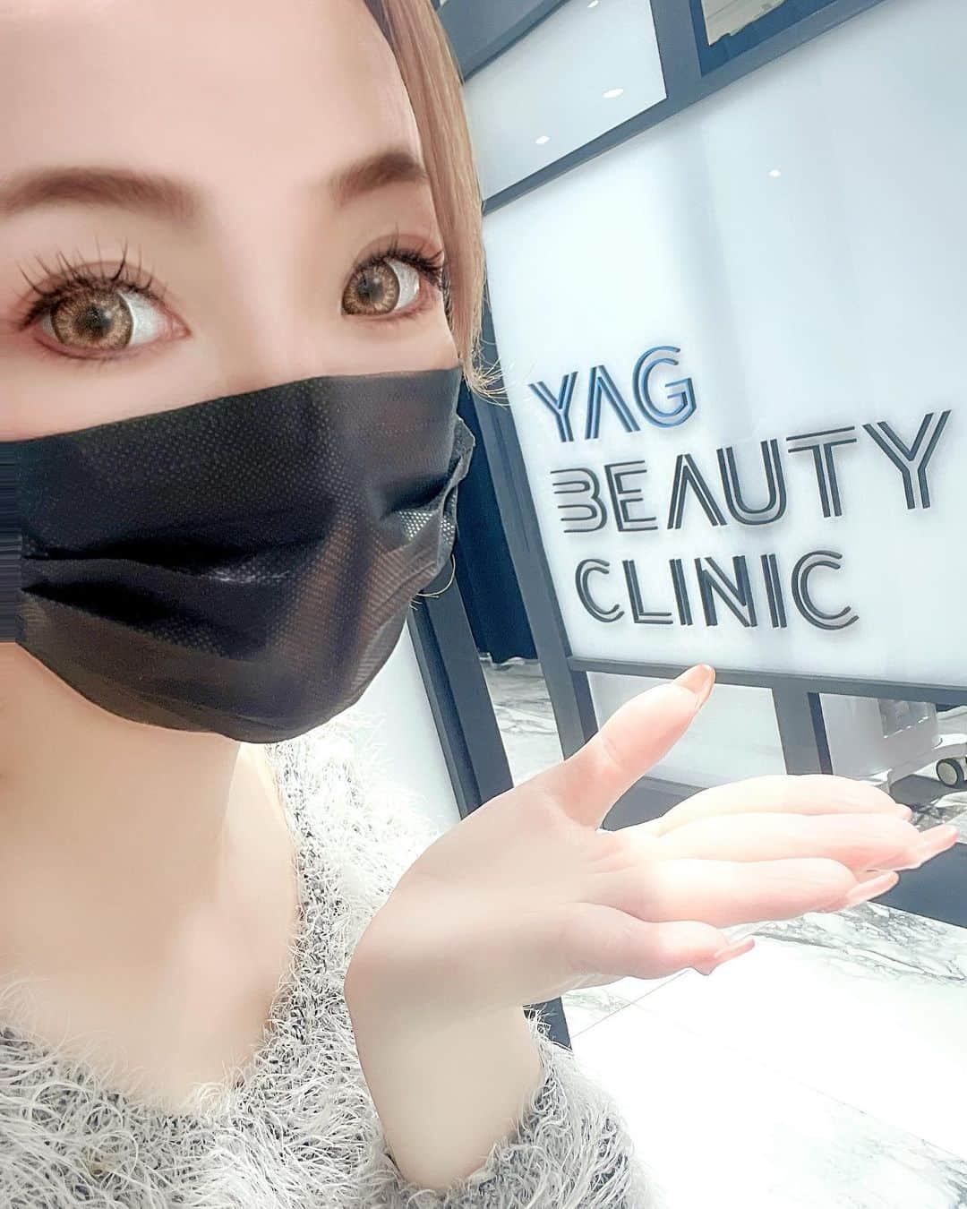 明星優花さんのインスタグラム写真 - (明星優花Instagram)「レーザートーニングをしに… 『YAG BEAUTY CLINIC』へ🌟 ↓↓↓ @yagbeauty_official  只今❣️ ご予約の際に『明星優花のInstagramを見た』で…  こんなにお得に受けられる特典あり❣️ ↓↓↓ yagレーザートーニング＋パック 通常価格￥9,000＋tax が ご新規様￥2,980＋tax ⭐️  6回ぐらい通うとくすみも取れて、だいぶ綺麗になると言う事で、毎度楽しみ✨  これを機にぜひ皆様もお試しください😆  #美容 #ビューティー #美容垢 #美容好きな人と繋がりたい #美容女子 #美容情報 #美容マニア #美容オタク #リフトアップ #アンチエイジング #美意識 #美意識高い人と繋がりたい  #美意識高め  #綺麗になりたい人と繋がりたい  #綺麗なお姉さん #綺麗なお姉さんは好きですか  #可愛い女の子 #可愛い女の子と繋がりたい  #インフルエンサー #若返り #若返り美容 #YAGBEAUTY #レーザートーニング #RRRマスクパック #美容クリニック」4月1日 18時00分 - yuka1219yuka