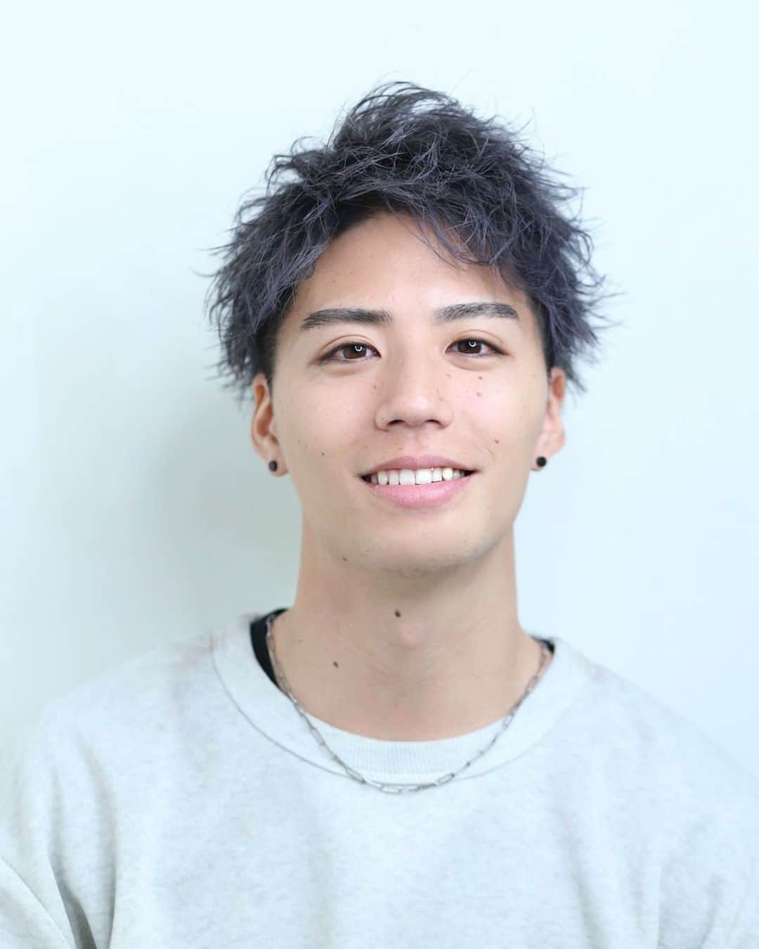 森山さんのインスタグラム写真 - (森山Instagram)「髪色が大変気に入り、大満足の森山さん。  styled by @lipps_ikehira.takuma  @lipps_yabushitakatsuhisa  @lipps_omotesando」4月1日 18時00分 - mori_evisjap