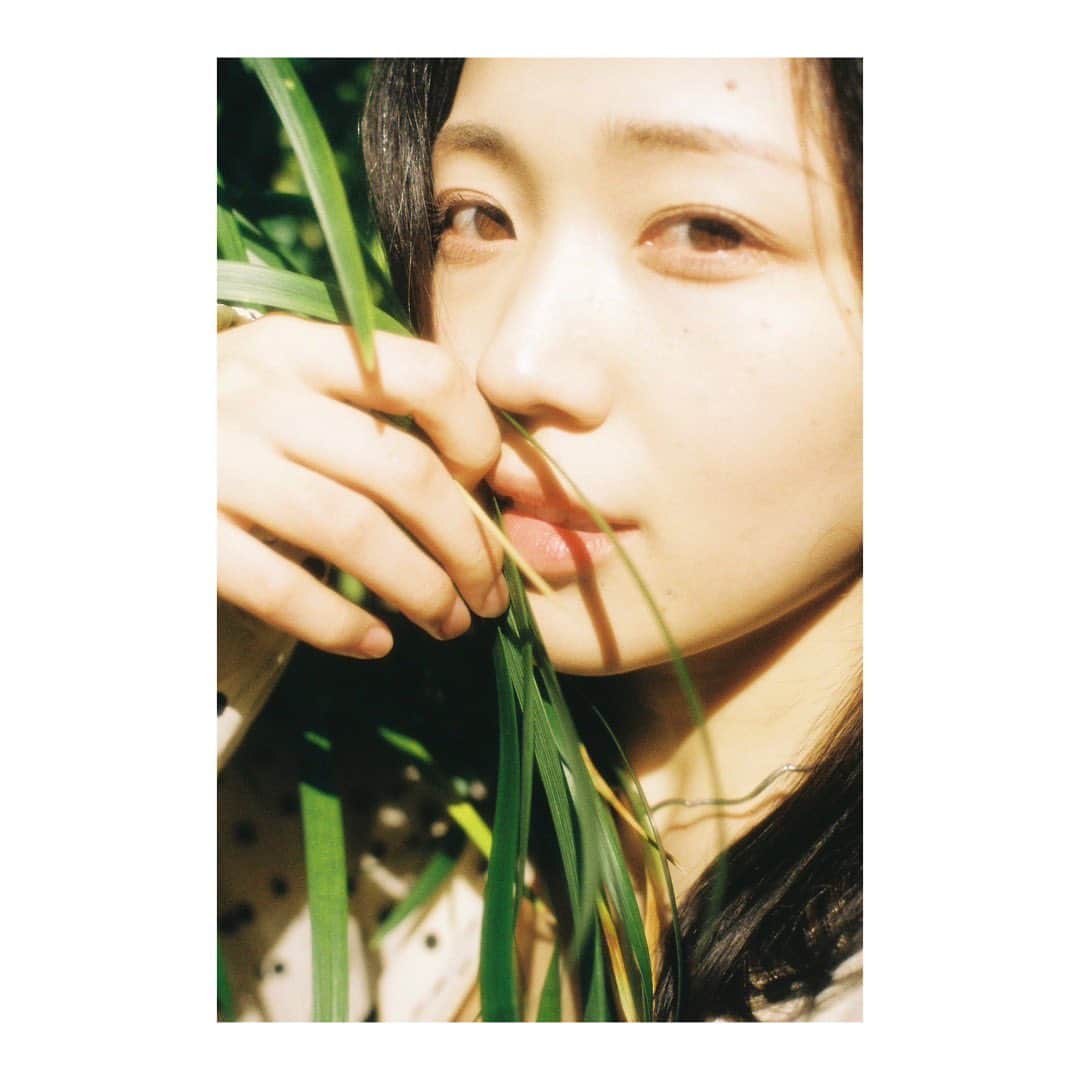 のインスタグラム：「4月⭐️  新年度🆕  気持ちを新たにさらに邁進して参ります🌸🌸 今年度もよろしくお願いします。  新しい季節、みなさまに幸あれ〜✨  📸　@shuyaharano   #作品撮り #写真 #photo #portraitphotography #portrait #photography #フィルムカメラ #フィルム写真 #film #filmphotography #film_jp #晴れ #shine #sunshine #photooftheday #카메라 #데일리 #좋아요 #tokyo #攝影 #人像攝影」