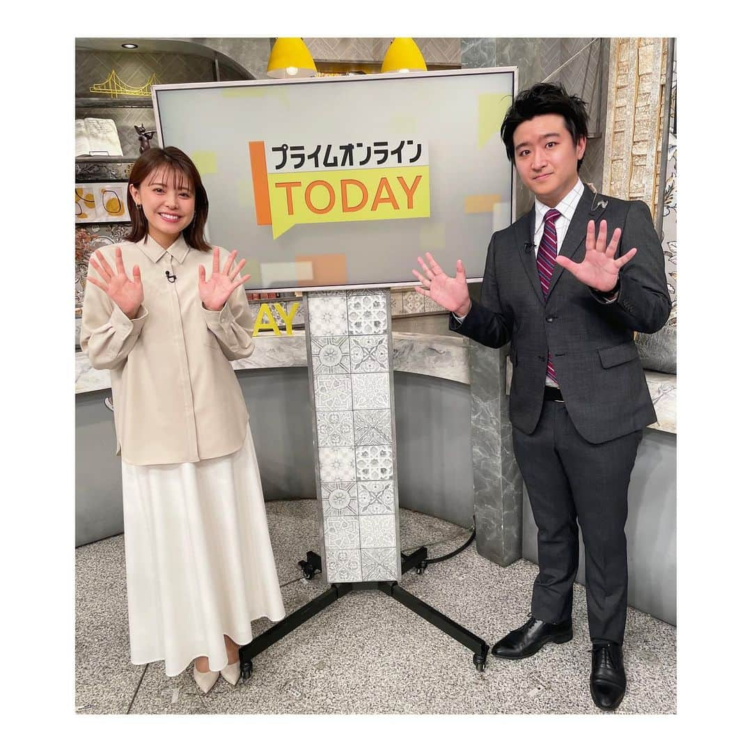 宮澤智さんのインスタグラム写真 - (宮澤智Instagram)「★  3月30日の放送をもちまして、 プライムオンラインTODAYのキャスターを卒業致しました。 番組立ち上げから2年半、本当にありがとうございました。 スタッフさんや相方の藤井アナ・徳田アナと 手探りの中から番組を作り上げていく日々が とても刺激的で楽しかったです。 4月からは頼もしい後輩の内田アナがメインキャスターを務めます。 これからもプライムオンラインTODAYをよろしくお願い致します！  そして、私事で恐縮ですが 第一子を授かり夏前頃から産休に入る予定です。 ノンストップ！のESSEコーナーは もうしばらく続けさせていただきますので、 引き続き宜しくお願い致します。  #プライムオンラインTODAY #宮澤智 #新年度」4月1日 18時11分 - tomo.miyazawa