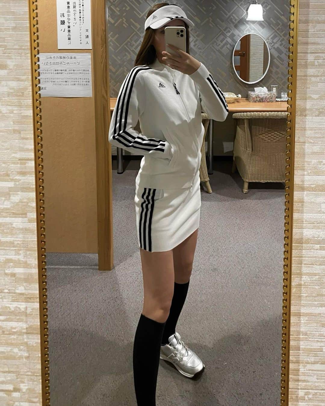 のインスタグラム：「. . . 初めての @adidasgolf 🖤 この季節ちょーどいい🙈 . . #adidas #adidasgolf #adidasgirl #golf #golfwear #アディダス #アディダスコーデ #アディダスゴルフ #ゴルフ #ゴルフ女子 #ゴルフウェア #ゴルフウェアレディース」