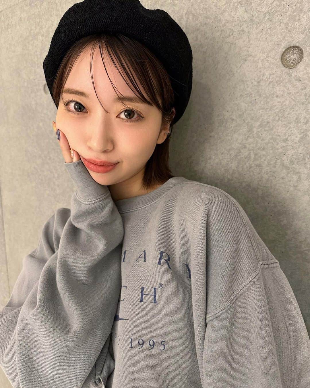 みすみのインスタグラム：「まさみにまつパしてもらったよ👀  目周り擦りすぎて荒れと色沈やばかったけど、やっとよくなってきた…！まつ毛も生えてきた……良かった……」